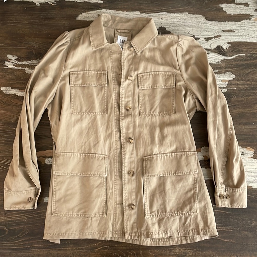 GAP Women’s XL NWT Tan Four Pocket Trench Coat Style Button Down Jacket